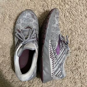 Brooks Adrenaline GTS 19 Size 10 running shoes
